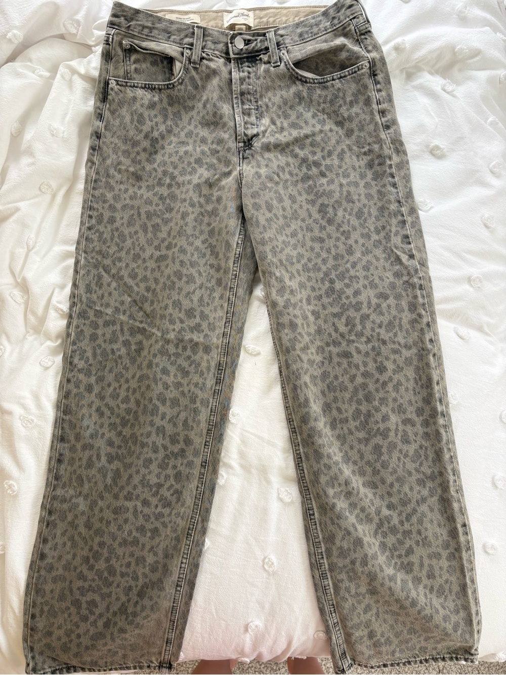 Mid Rise 90’s Baggy Leopard Print Jeans